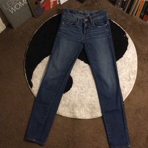 Mid rise American Eagle skinny jeans